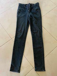 Black Skinny Jeans (High Waist)