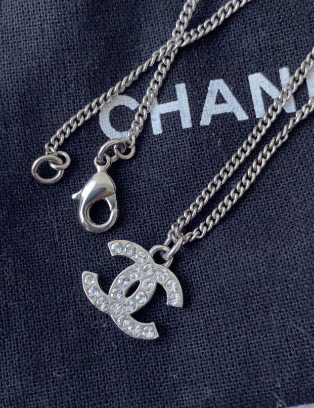 Chanel silver pendant necklace best sale