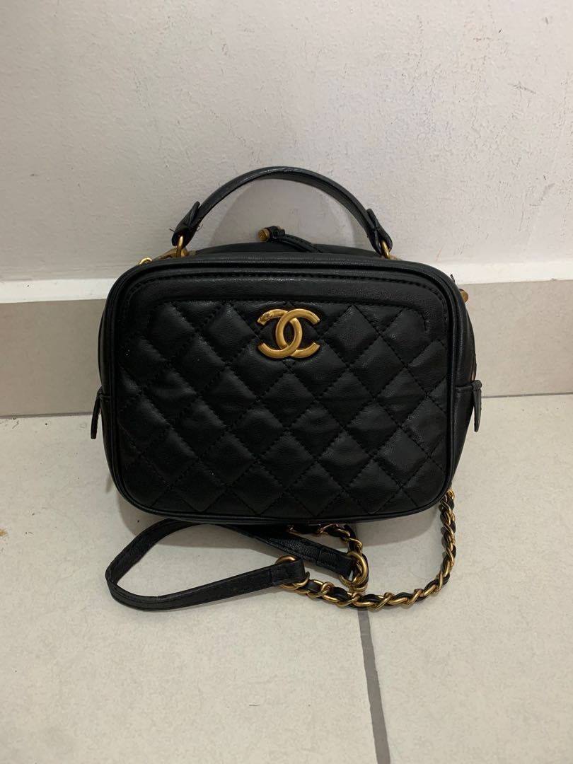 Chanel sling clearance bag 2018