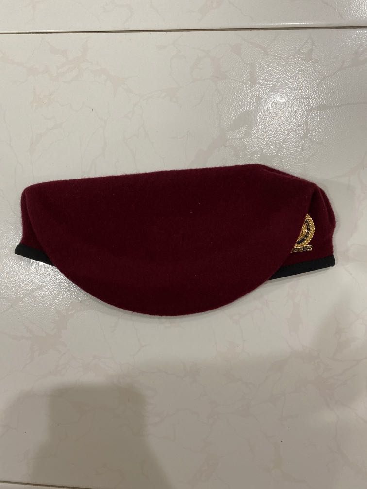 Commando Red Beret Size 7 3/4, Men's Fashion, Watches & Accessories
