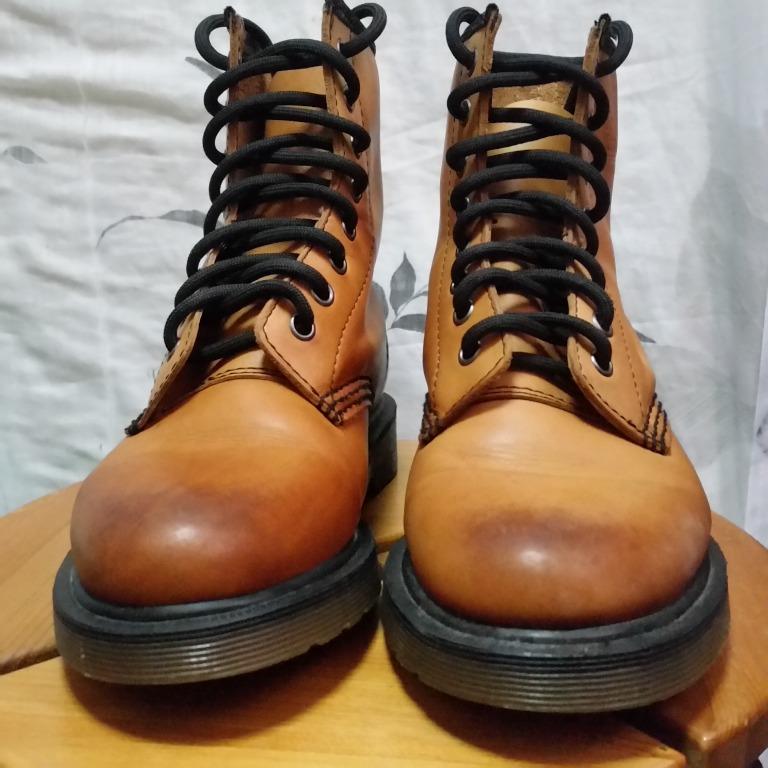 fixed price collect at 460405 Dr Martens phina unisex brown