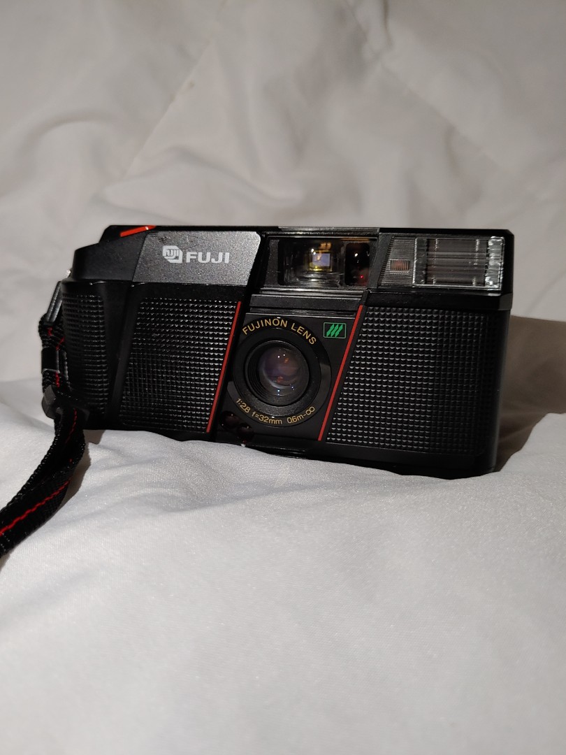 Fujifilm DL200 35mm Film Camera, Photography, Cameras on Carousell