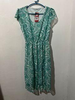 Green bangkok lace dress