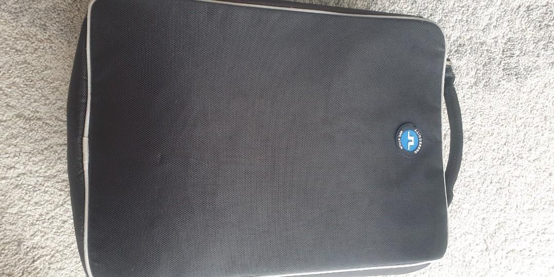 J Lindeberg Galf Shoe Bag, Sports Equipment, Sports & Games, Golf on
