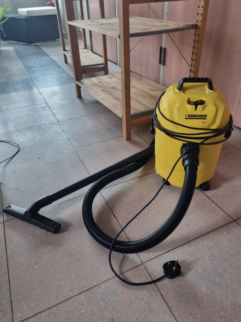 Karcher MV1 vacuum cleaner + bags 40, TV & Home Appliances, Vacuum