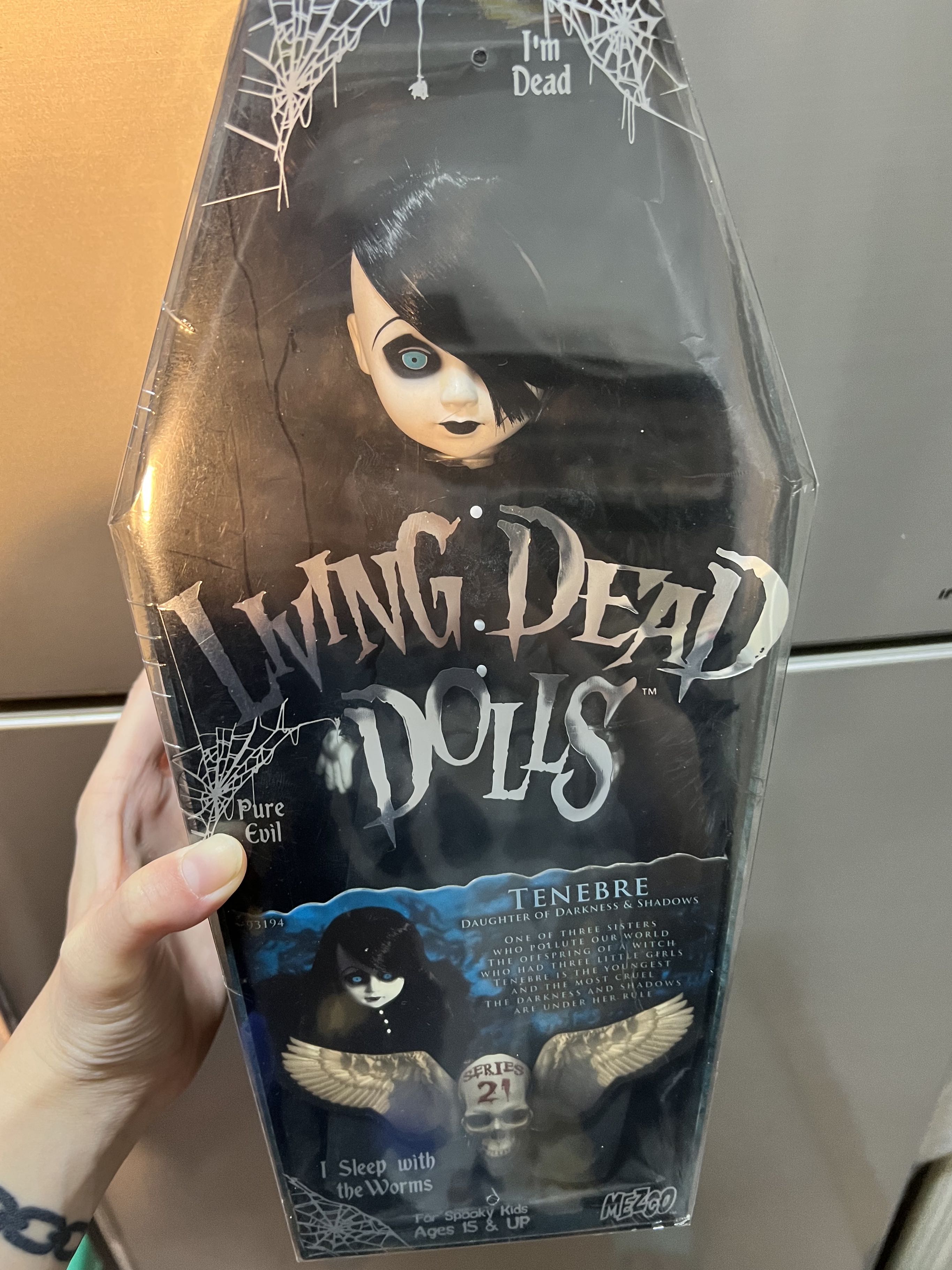 Living Dead dolls Series 21 Tenebre 黑天使RARE, 興趣及遊戲, 玩具 ...