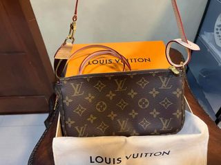 (Category: ) located in . Submitted by findsoftheday (Listing ID 1159488641, Image 1). Description: .