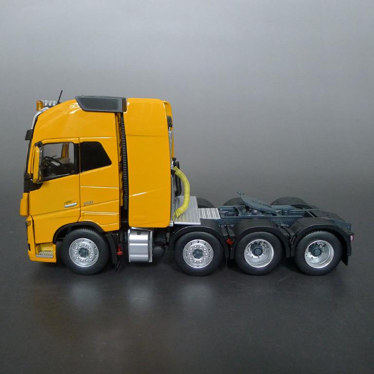 11R-006 Marge Models 1/32 ボルボ FH16 6x2 VOLVO FH16 750 6x2 and 4x2 by MarGe Models in 1/32 | Model review