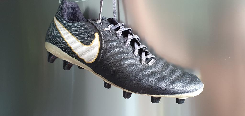 Nike Tiempo Ligera IV football boots, Sports Equipment, Sports & Games, Racket & Ball on