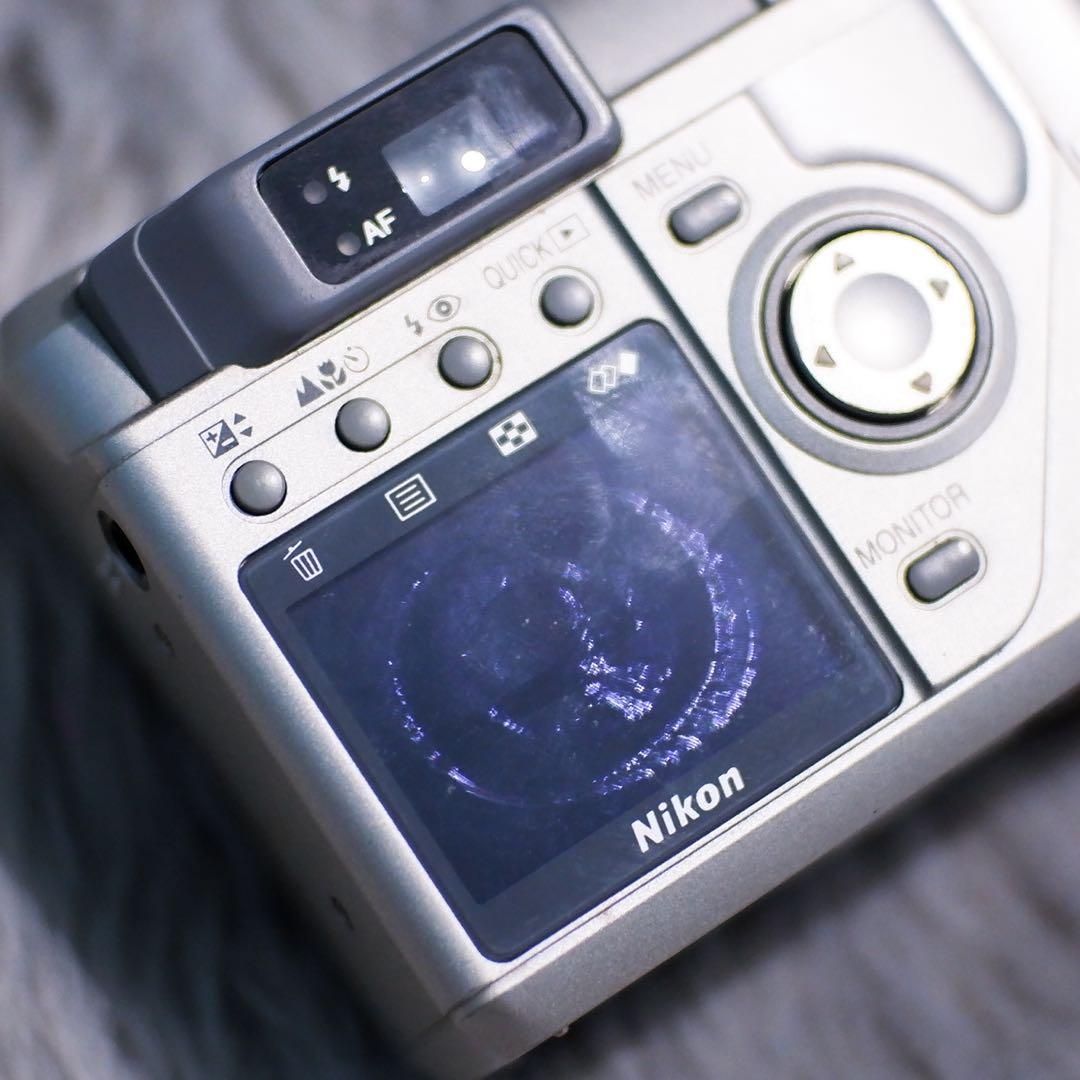 Nikon Coolpix 880, Photography, Cameras on Carousell
