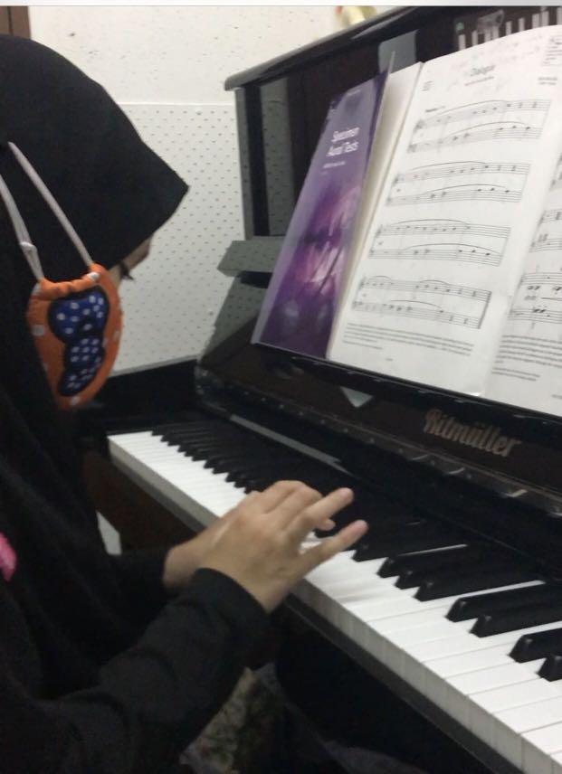 Piano Lesson 1 to 1.All grades from beginners to Grade 8,include theory