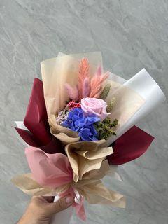 (Ready stock for Mother’s Day!/free delivery in east) Premium preserved dried flowers pink rose bouquet