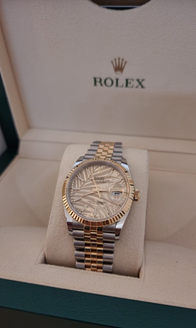 Rolex best sale goldeneye dial