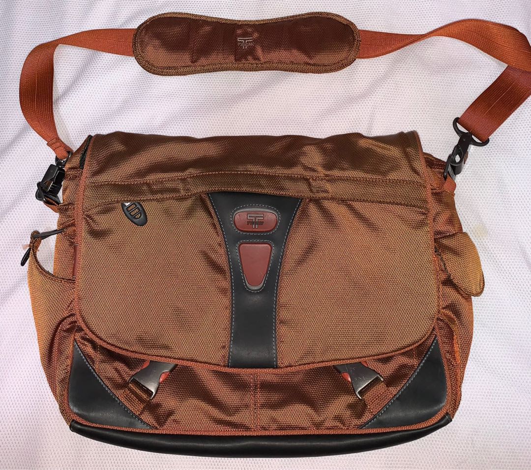 Tumi tech messenger bag, Computers & Tech, Parts & Accessories, Laptop