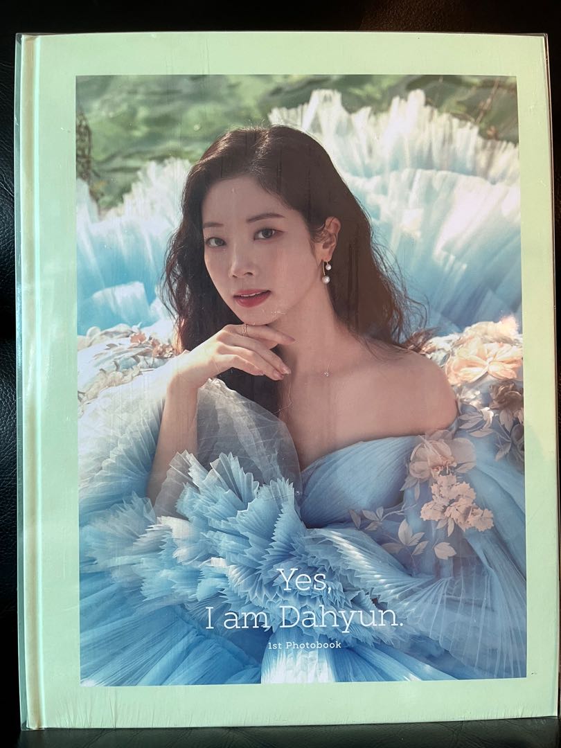 TWICE 多賢寫真集Yes I am Dahyun 1st Photobook, 興趣及遊戲, 收藏品 