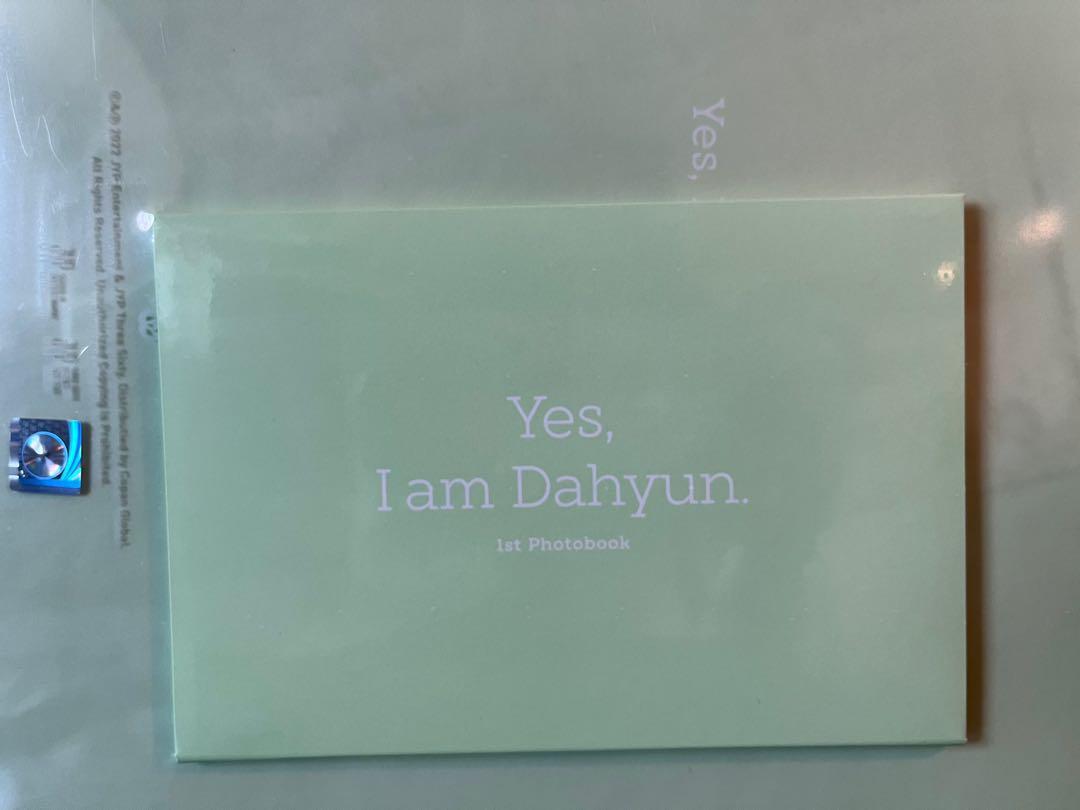 TWICE 多賢寫真集Yes I am Dahyun 1st Photobook, 興趣及遊戲, 收藏品 