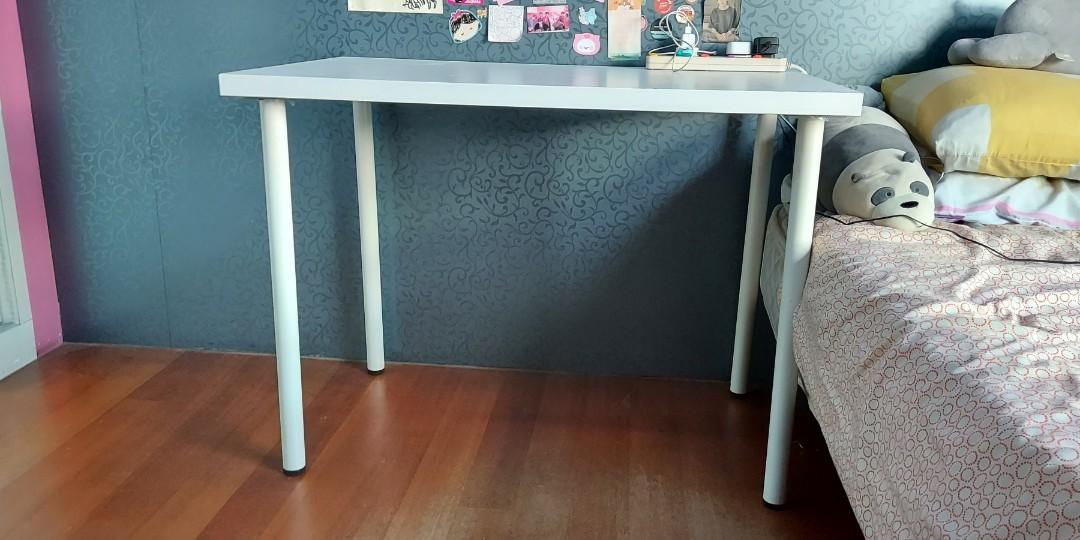 Work table (Category: Tables & Sets) located in Singapore. Submitted by tintinsg (Listing ID 1159501603, Image 1). Description: As-is Condition.