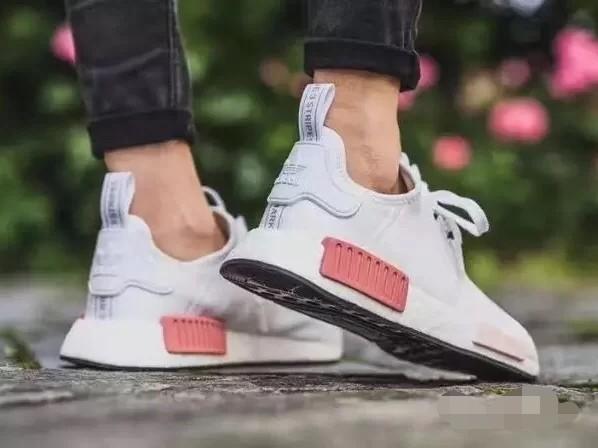 Pink nmd clearance outfit