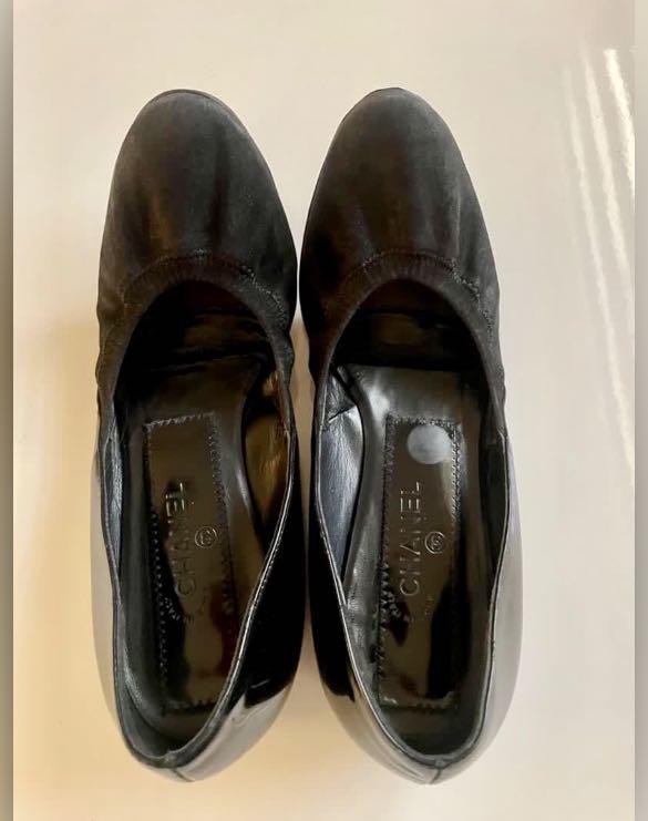 Authentic Chanel Flats (Category: Flats & Sandals) located in Las Pinas. Submitted by bienmdd (Listing ID 1159671011, Image 2). Description: In good condition Authentic Patent & Suede Combination Size 36.5 .