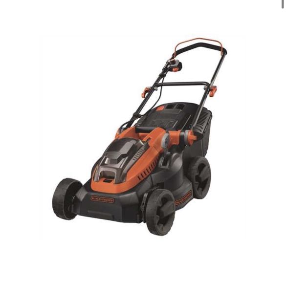 Black and Decker lawn mower, Furniture & Home Living, Gardening, Grass