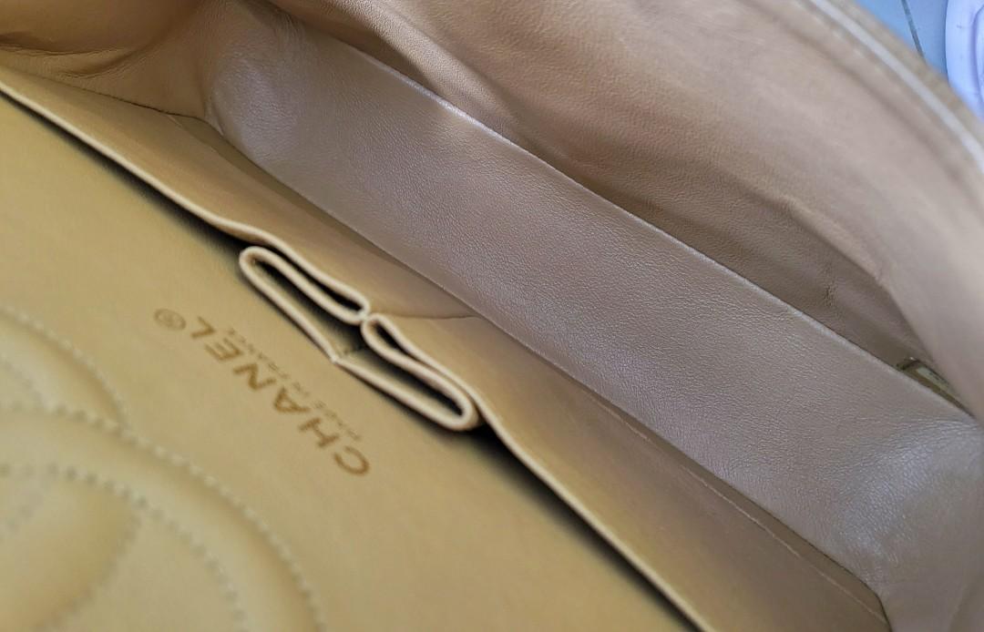 Chanel 24k vintage classic flap bag medium dark beige/caramel/camel caviar  gold, Women's Fashion, Bags & Wallets, Cross-body Bags on Carousell