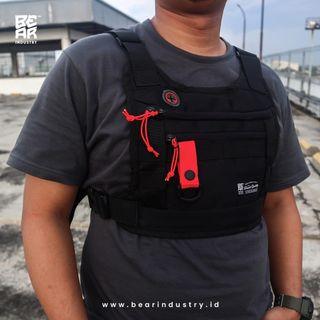 CHEST BAG CB001 adalah tas bergaya tactical cordura Nylon 1000 with strep FA