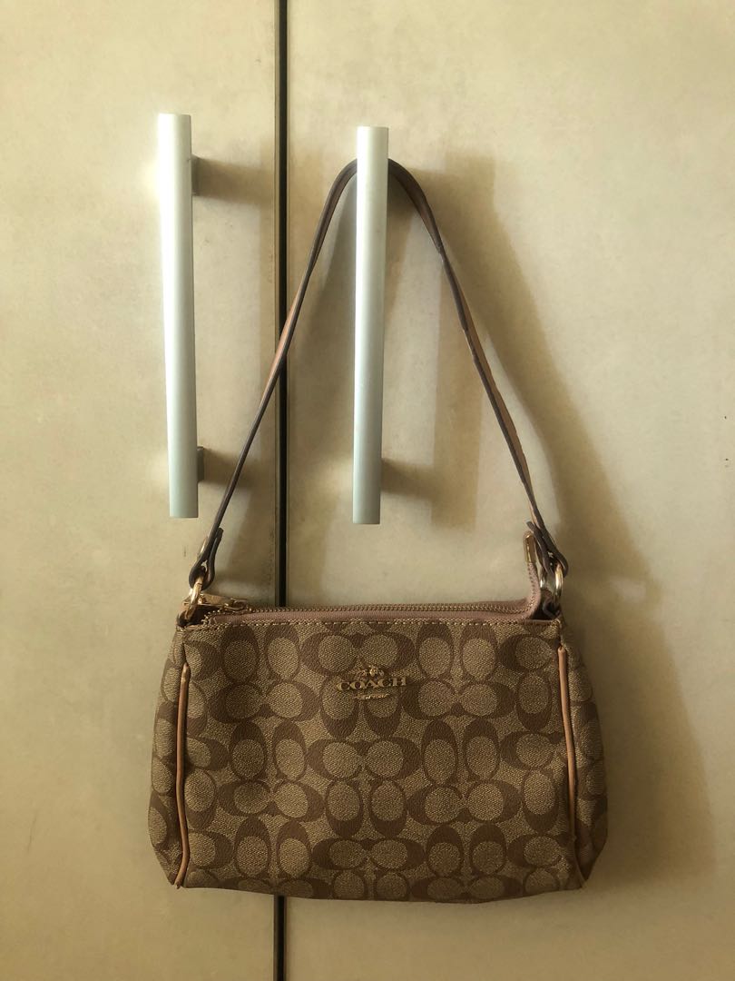 Coach bag sling/shoulder bag, Luxury, Bags \u0026 Wallets on Carousell