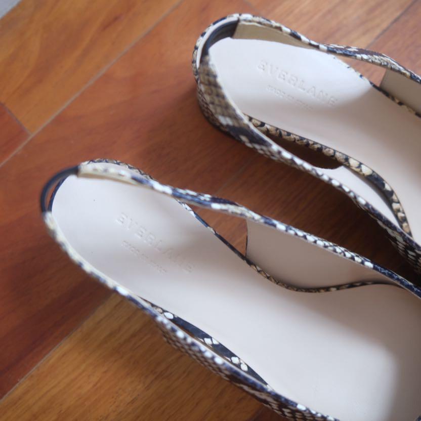 Everlane The Editor Sling back / size 10.5 (Category: Heels) located in Muntinlupa City. Submitted by raldical (Listing ID 1159634866, Image 2). Description: Genuine Leather Fits a tad narrow cause of the pointed toe. Leather is a bit stiff but luxe. Prolly fits more like a 9.5 or 10 comes from a smoke and pet free home. no returns or exchanges. ✨ buyer books and pays for grab or lalamove delivery..