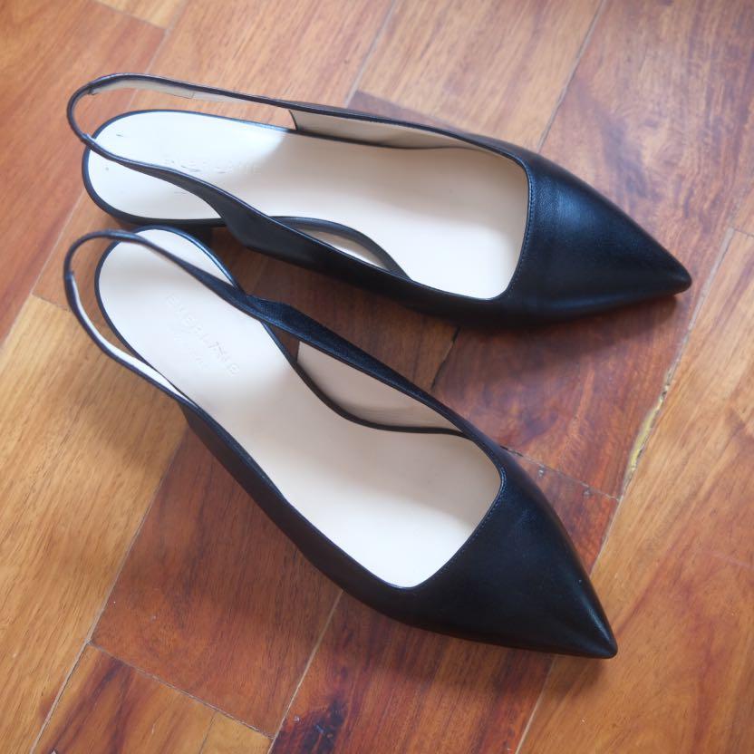 Everlane The Editor Slingback / size 10.5 (Category: Heels) located in Muntinlupa City. Submitted by raldical (Listing ID 1159635204, Image 2). Description: Genuine Leather Fits a tad narrow cause of the pointed toe. Leather is a more malleable than the other one listed on here but equally luxe. comes from a smoke and pet free home. no returns or exchanges. ✨ buyer books and pays for grab or lalamove delivery..