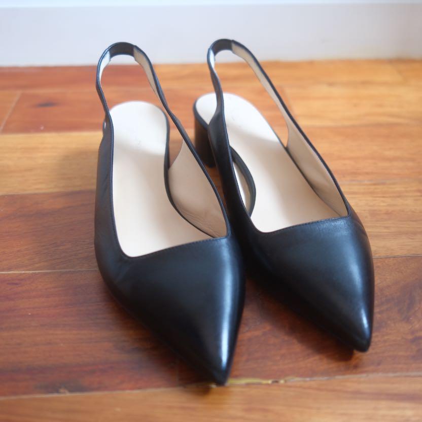 Everlane The Editor Slingback / size 10.5 (Category: Heels) located in Muntinlupa City. Submitted by raldical (Listing ID 1159635204, Image 3). Description: Genuine Leather Fits a tad narrow cause of the pointed toe. Leather is a more malleable than the other one listed on here but equally luxe. comes from a smoke and pet free home. no returns or exchanges. ✨ buyer books and pays for grab or lalamove delivery..