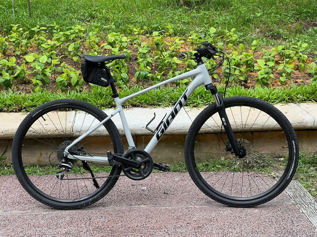 Giant Roam 3, Sports Equipment 