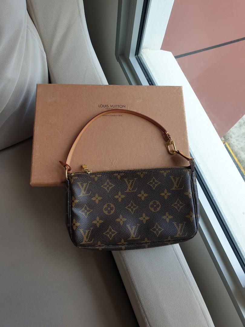 Pochette accessoire cloth handbag Louis Vuitton Brown in Cloth - 20582842