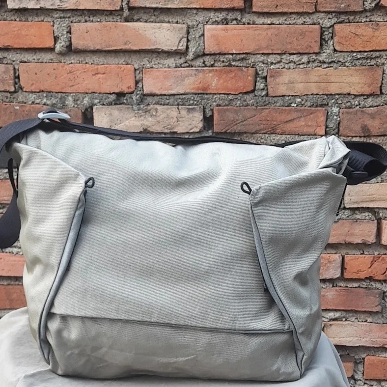 Mandarina duck messenger bag, Fesyen Pria, Tas \u0026 Dompet , Tas Selempang di  Carousell