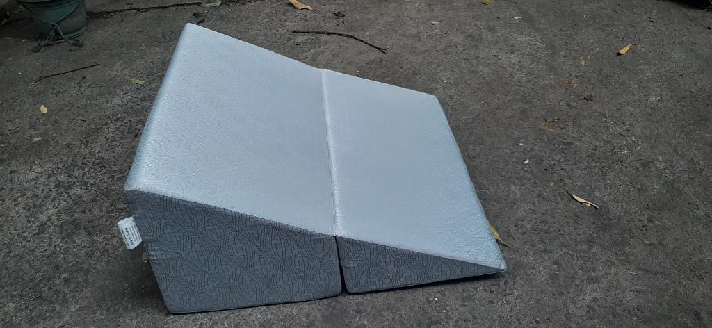 Mandaue Foam Wedge Pillow Used