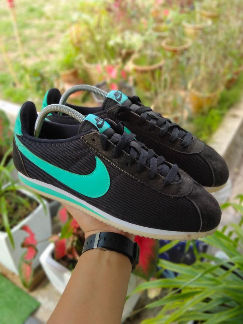 Nike cortez top green and black
