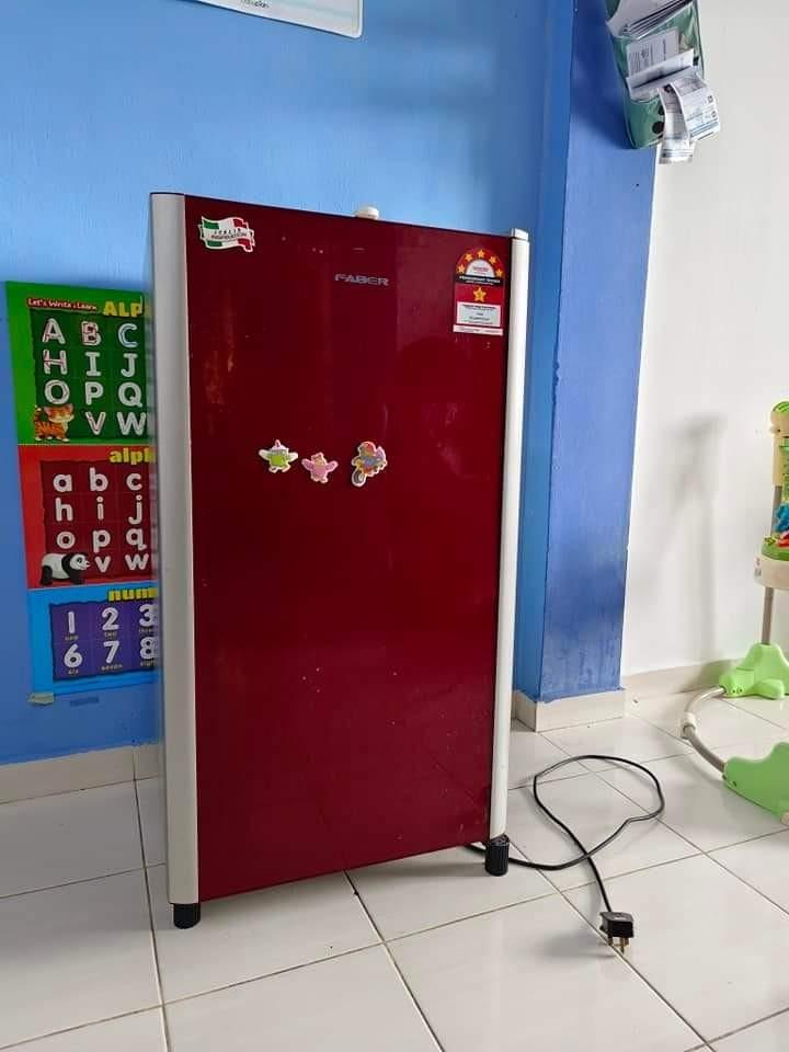 Peti Ais Jimat Elektrik 5 Bintang, TV & Home Appliances, Kitchen