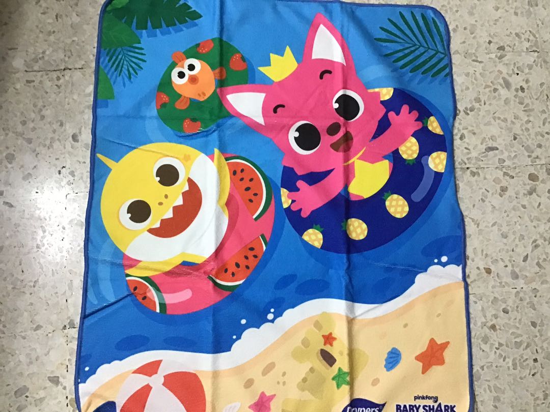 Pinkfong baby discount shark towel