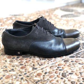 Jual Sepatu Pantofel Louis Vuitton Model & Desain Terbaru - Harga November  2023