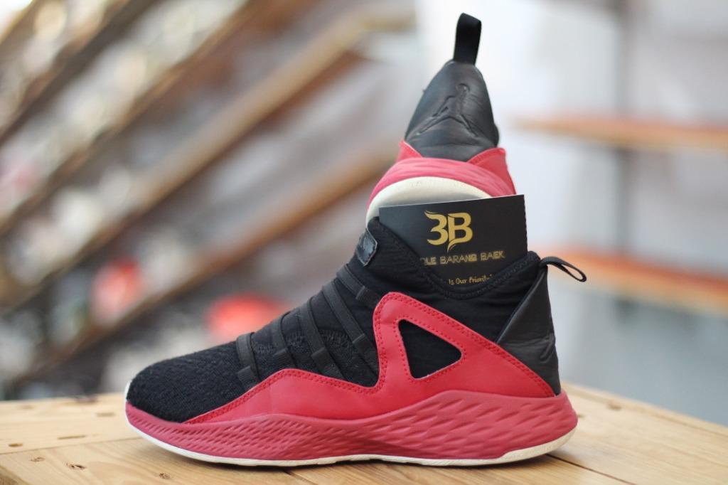 Jordan top laceless shoes