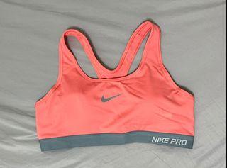 【NIKE】女款高度支撐型襯墊運動內衣Nike Swoosh