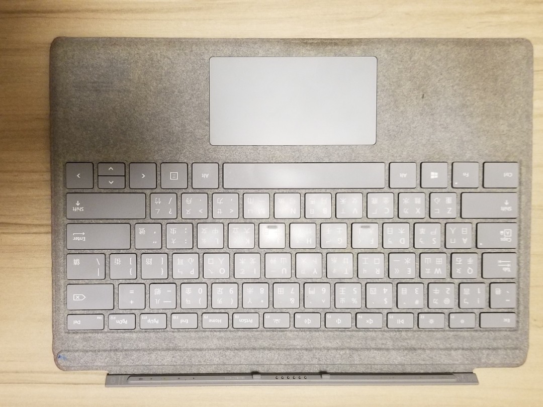 Surface Pro keyboard ( doesn't work), 電腦＆科技, 電腦周邊及配件, 電腦鍵盤及相關產品 Carousell