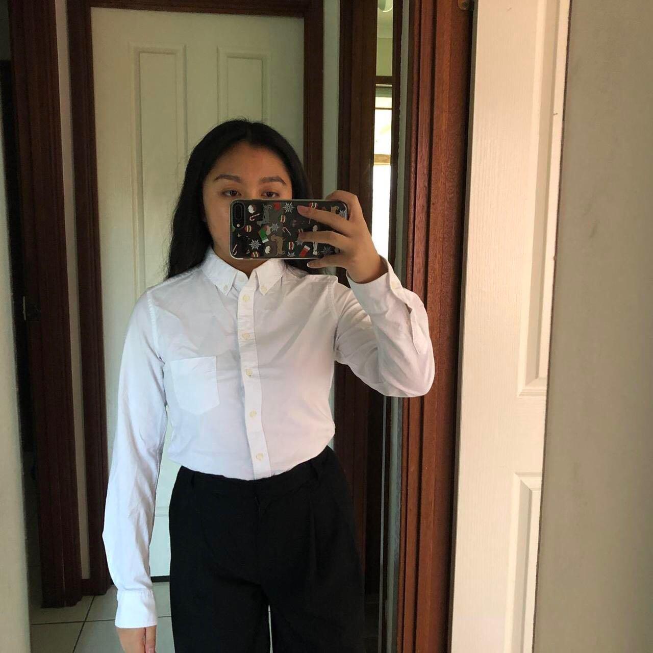 Uniqlo White Long Sleeve Button Up 