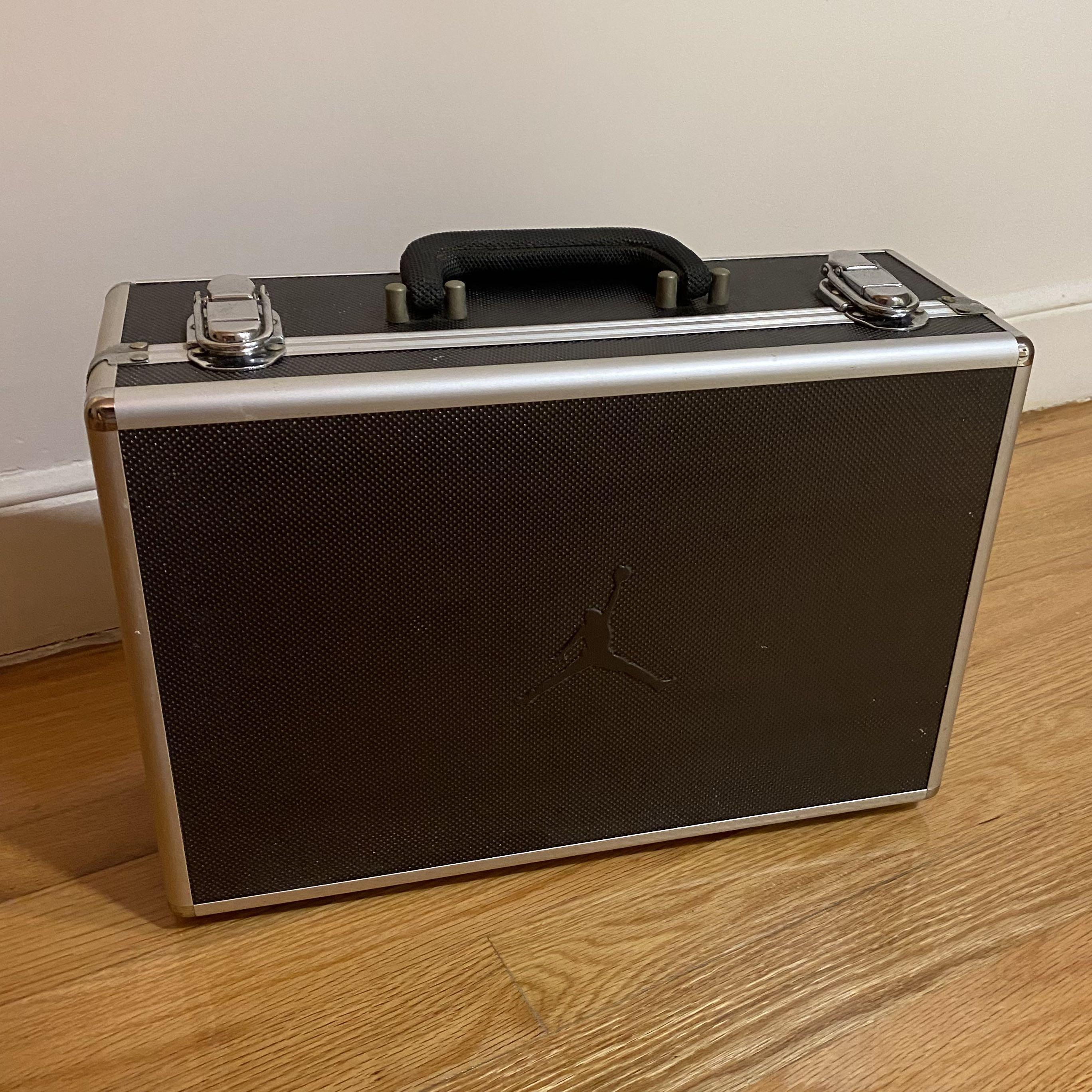 Jordan 17 case hotsell