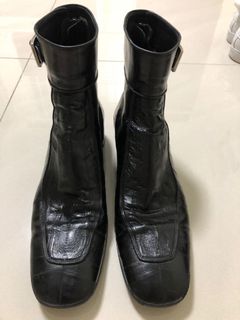 Ysl miles boot top