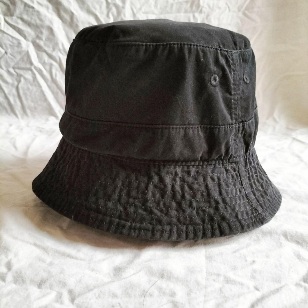 zara black bucket hat, Fesyen Pria 