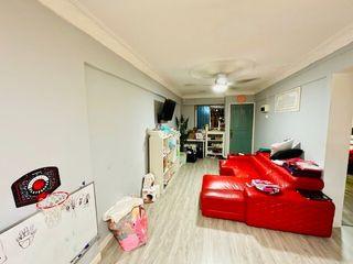 3NG 21 Hougang Ave 3 Beautifully renovated, 3 room flat with utility Rm