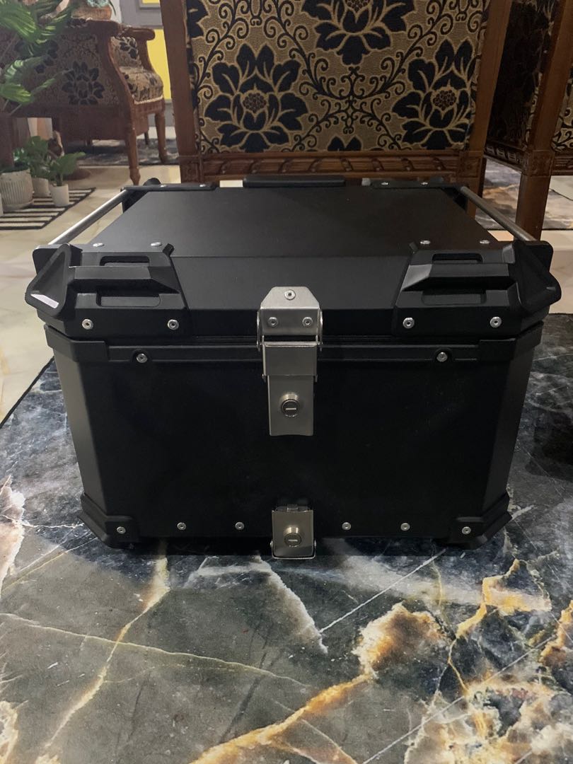 55l top box for sale !!, Motorcycles, Motorcycle Accessories on Carousell