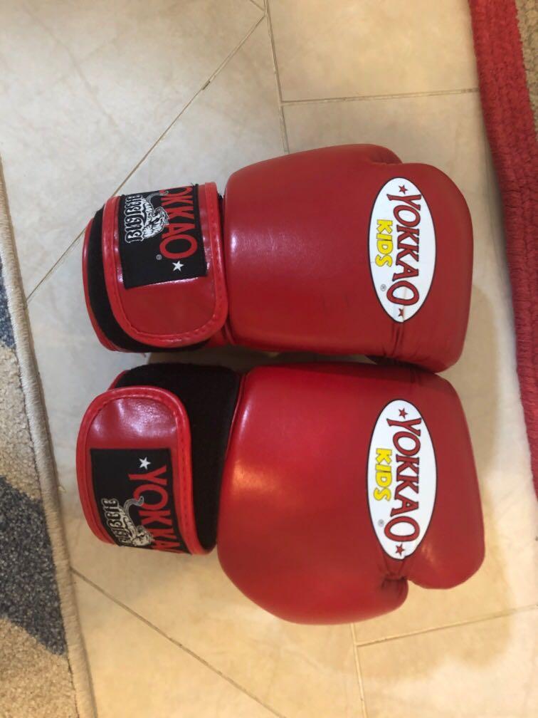 6 ounce boxing gloves