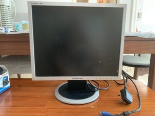 （分類：）位於 。 由 nomoneyaf 提交（商品編號 1163947372，圖片 1）。簡介： 。