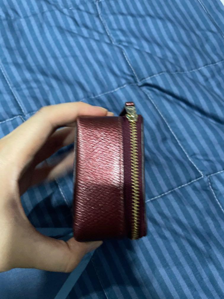 Authentic COACH travel jewelry box (Category: Luxury Bags & Wallets) located in Makati City. Submitted by stellularx (Listing ID 1163928497, Image 3). Description: Authentic and bought from the US. The flaws include the interiors. Scuffing of the material inside. This can be fixed in a leather or bag store. .